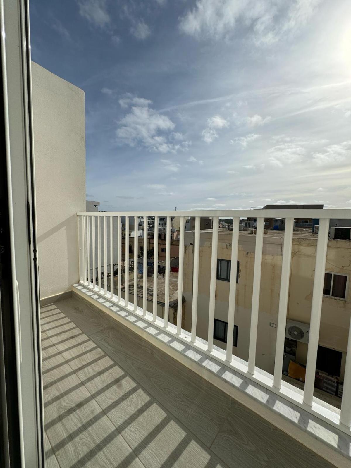 Luxury & Modern Two Bedroom Apartment