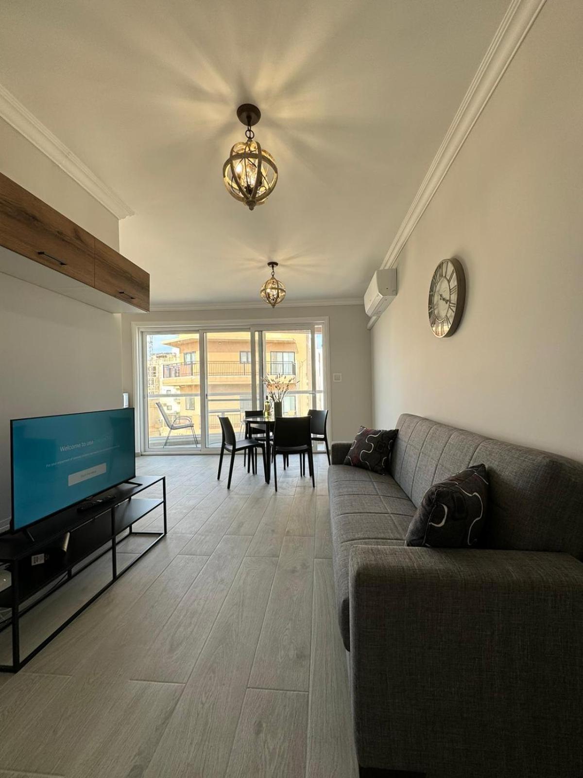 Apartment Luxury & Modern Two Bedroom Marsaskala